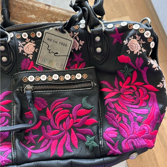 New Free People x The Falls Baby Emerson Tote Bag Floral Embroidered Buttons - Picture 7 of 14